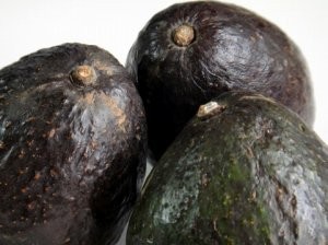 アボカドの皮の色