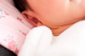 乳児の健康な頬