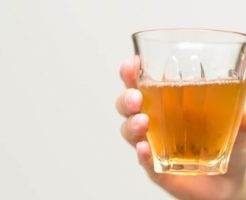 コップの麦茶